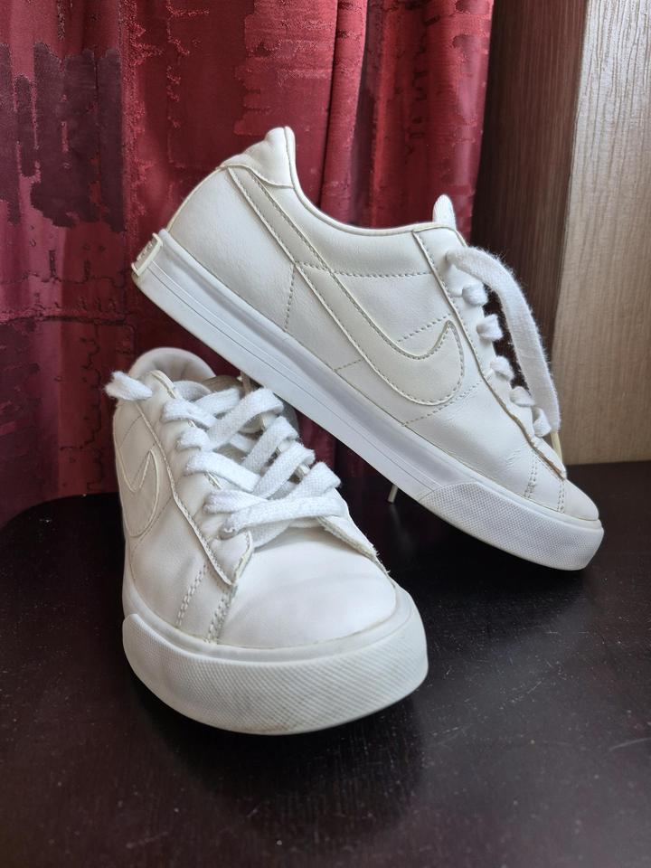 Кроссовки Nike оригинал размер 37