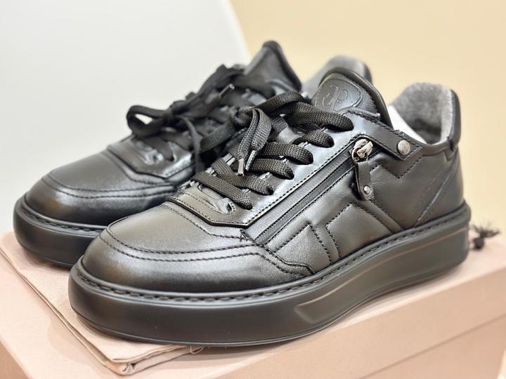 Ботинки fabi 150000тг , новые