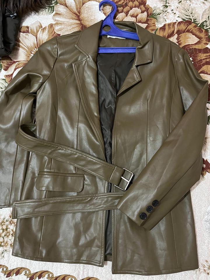 Кожаная куртка S