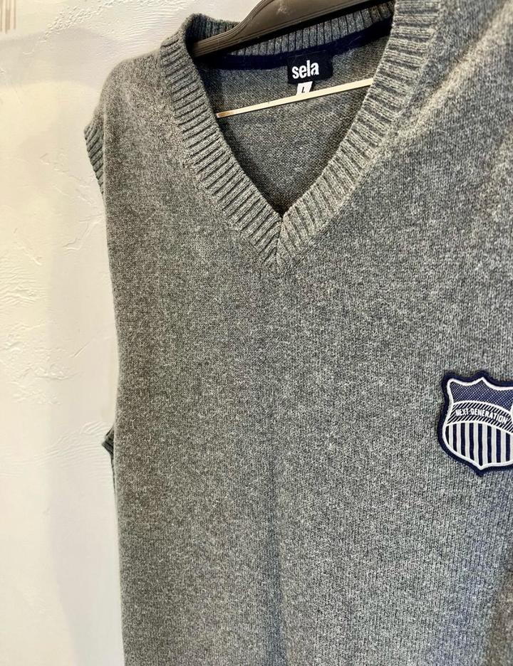 Жилетка серая