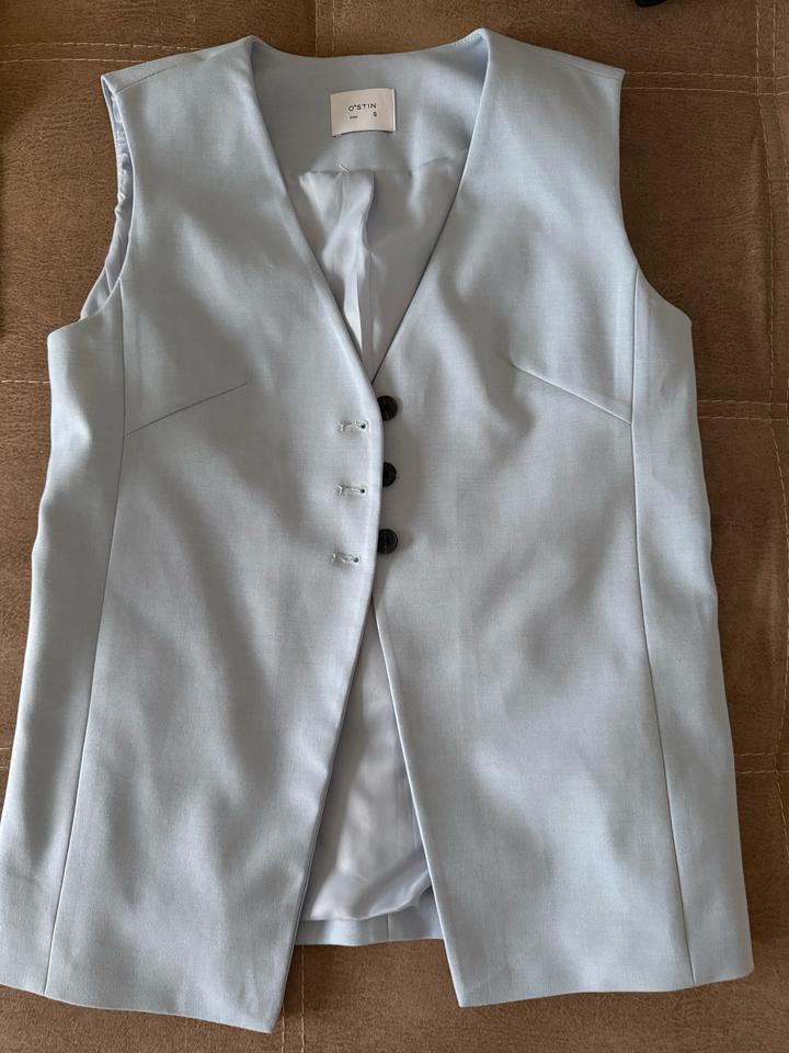 Продам жилет Ostin