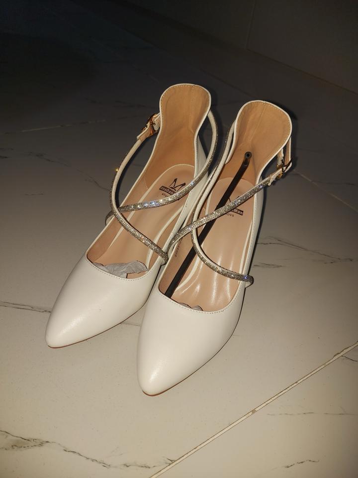 Белые туфли