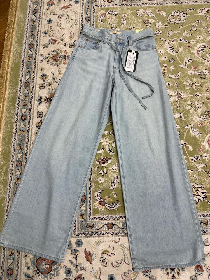 Levis