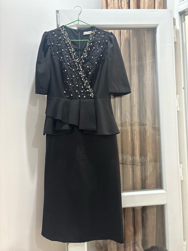 Черное платье Sensiline