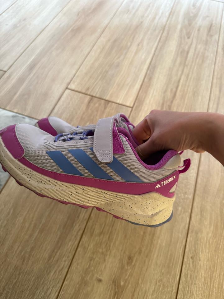 Кроссовки adidas 35 размер