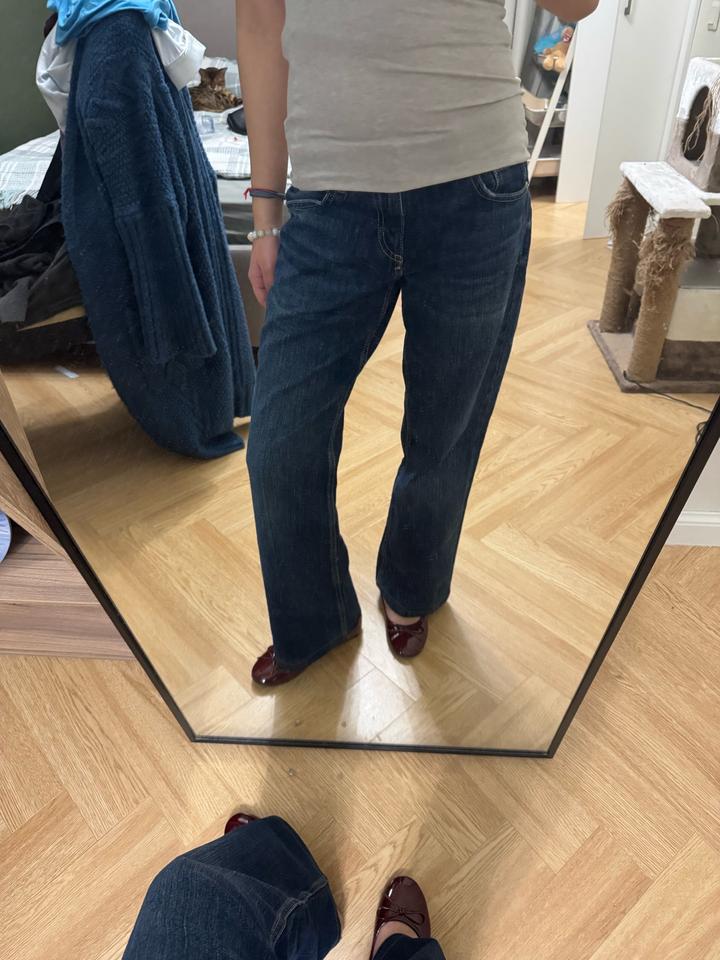 Джинсы на низкой посадке Зара