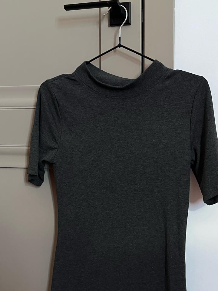 Трикатажное короткое платье