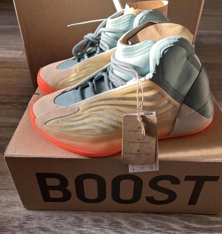 Продам кроссовки