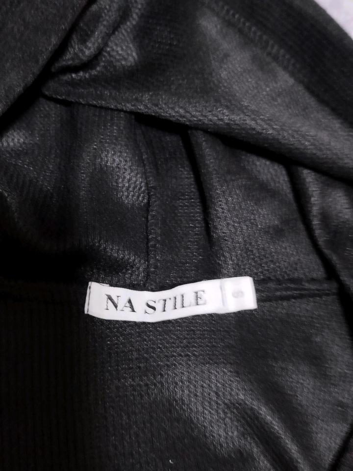 Укороченная кофточка на замке