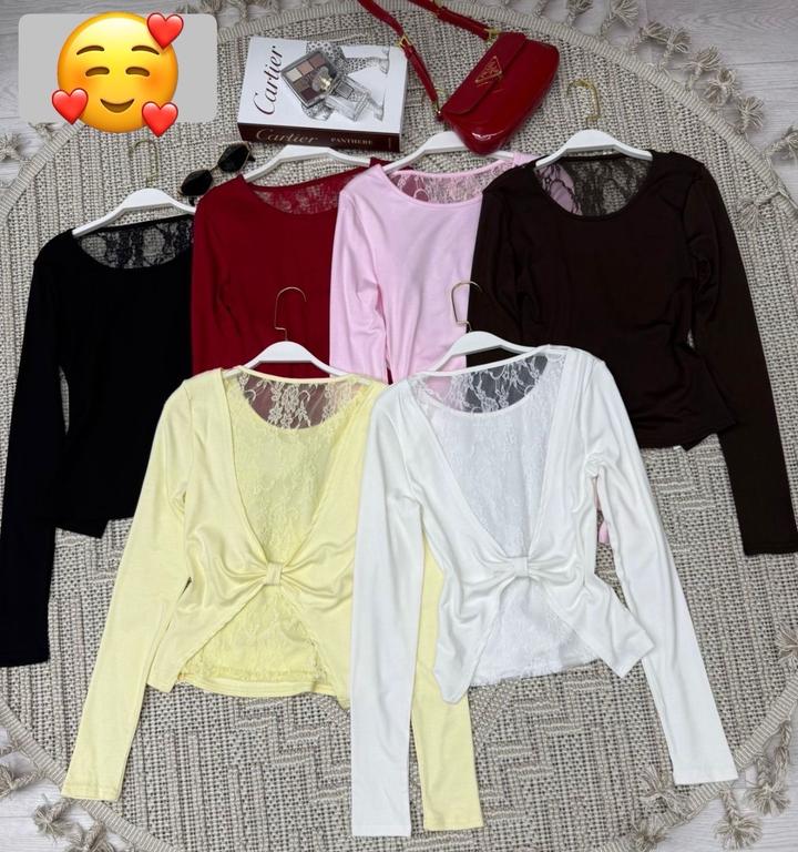 Кофта с кружевом