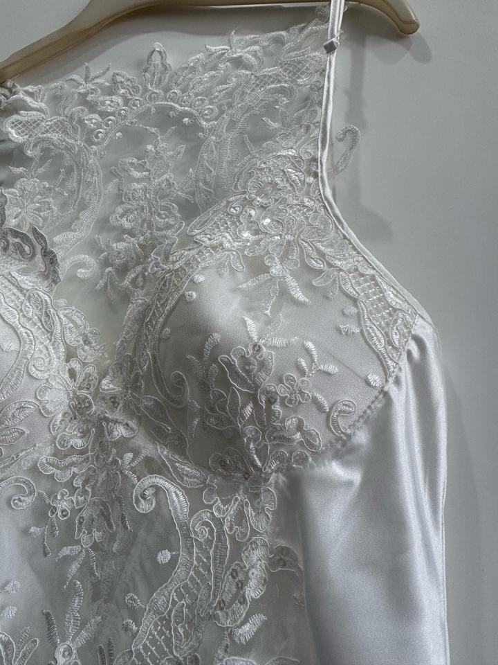 Элегантный белый комплект: пеньюар + халат