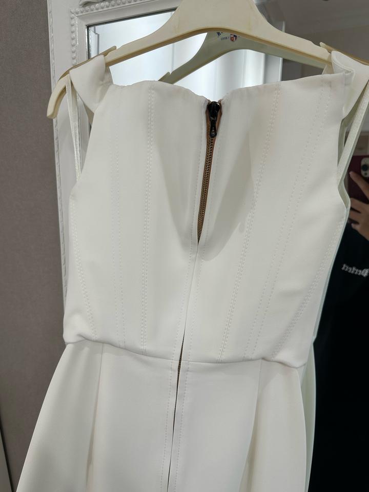 Платье: Dinara Satzhan