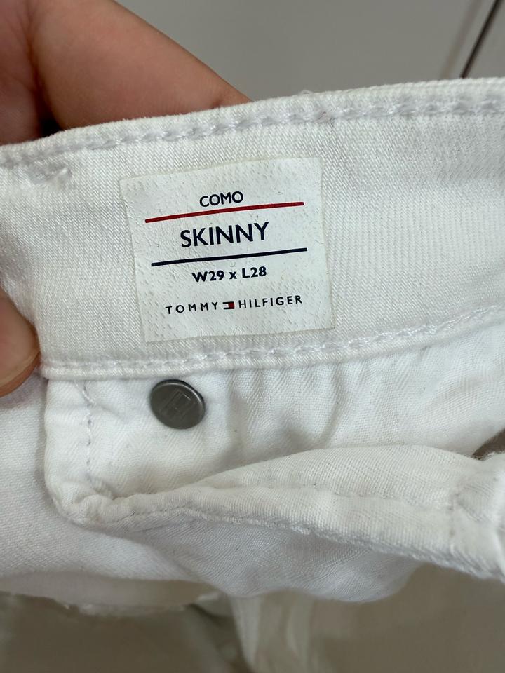 Абсолютно новые белые джинсы Tommy Hilfiger
