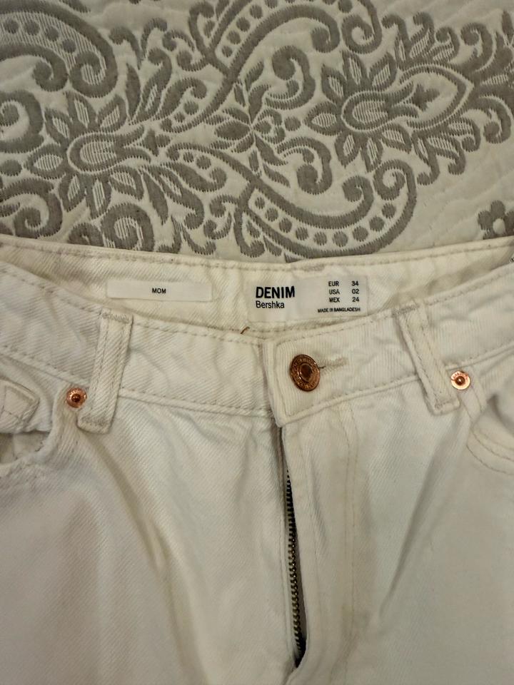 Джинсы Mom Bershka