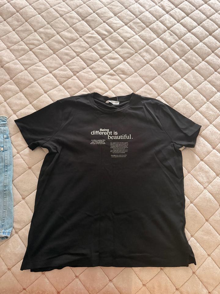 Футболки по 2000 тенге