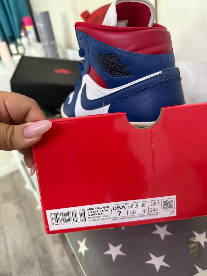 Крассовки Nike air Jordan