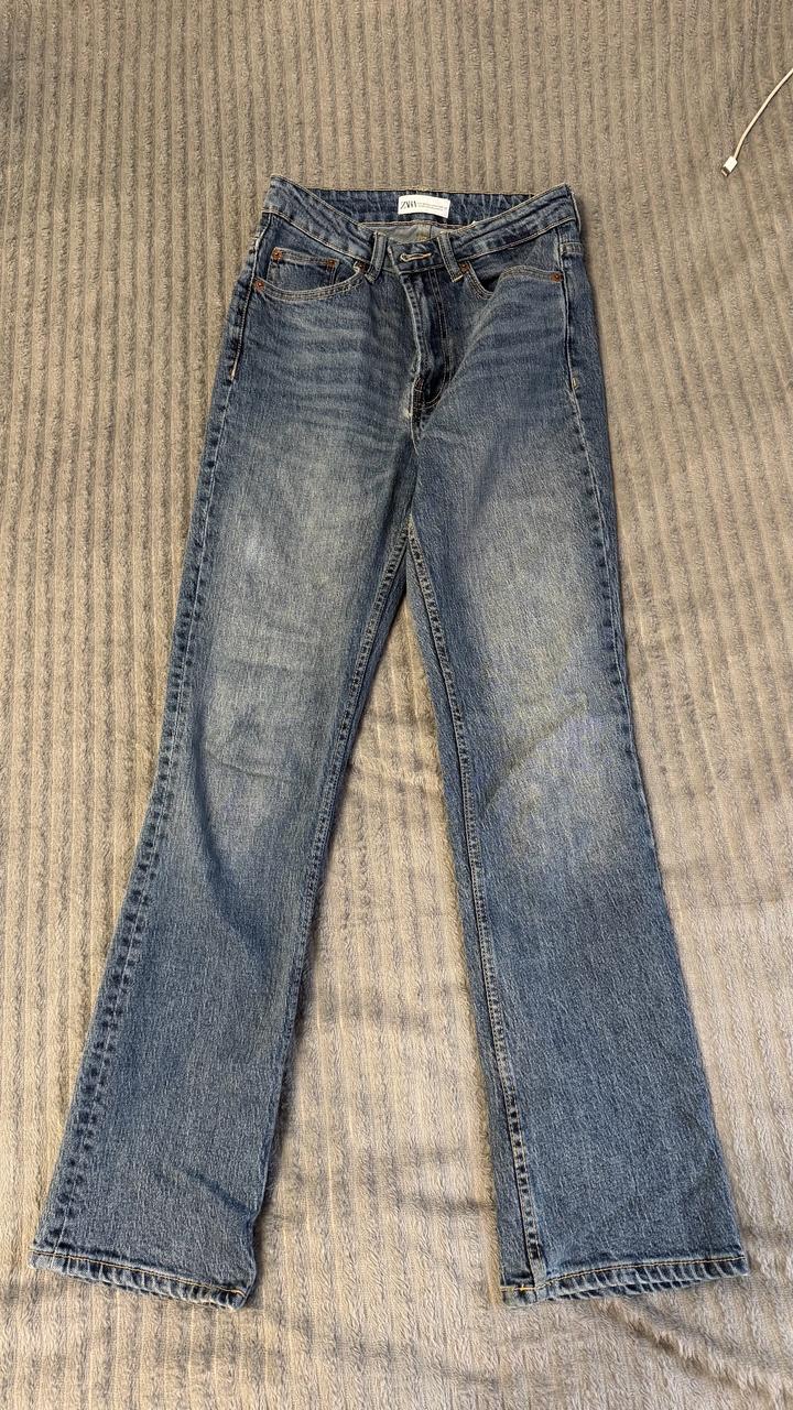 Синие джинсы Zara