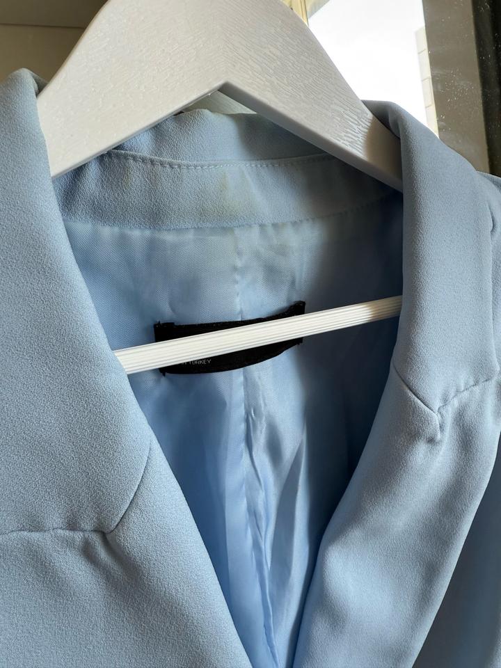 Голубой пиджак