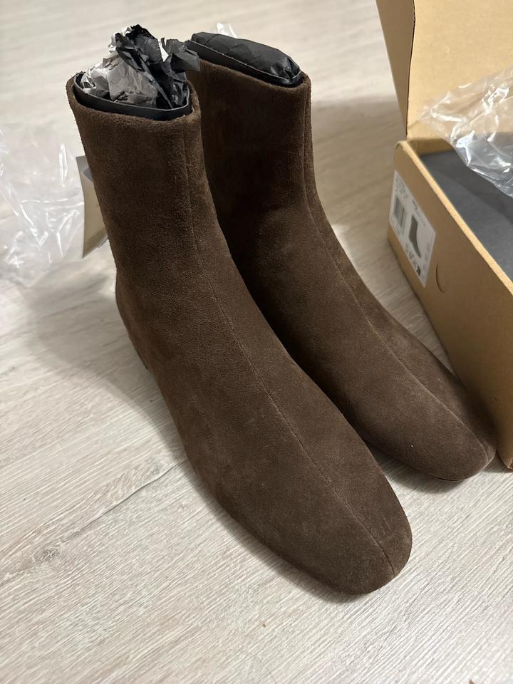 Продаю ботильоны