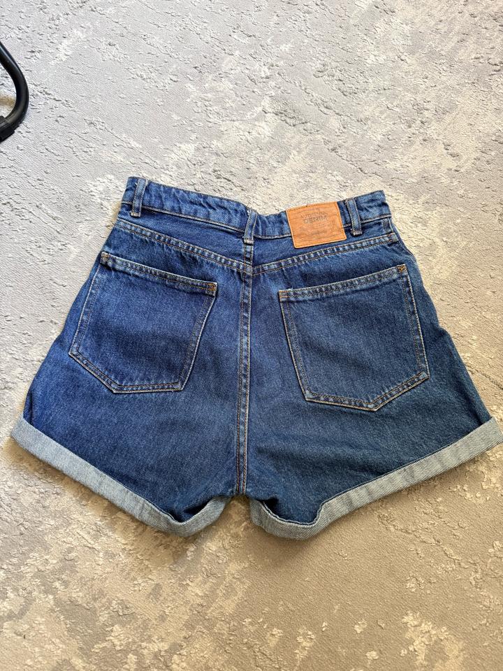 Джинсовые шорты Stradivarius