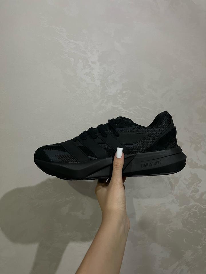 Кроссовки adidas