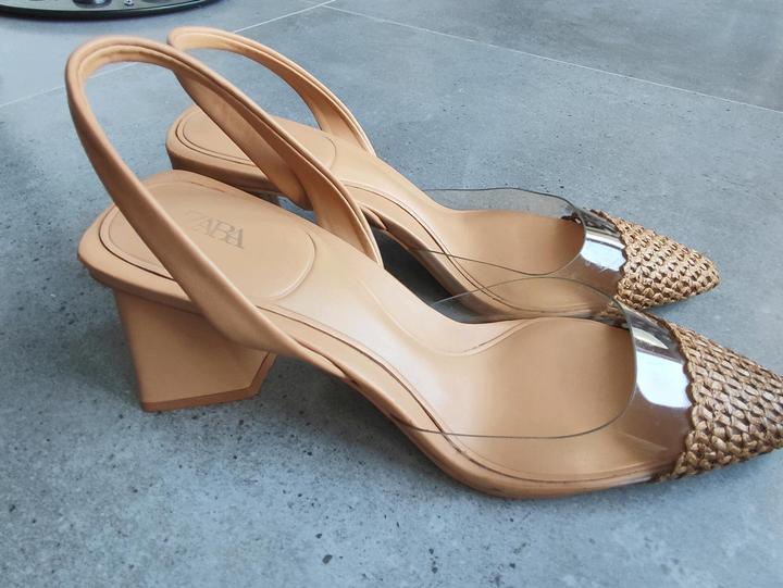 Босоножки Zara