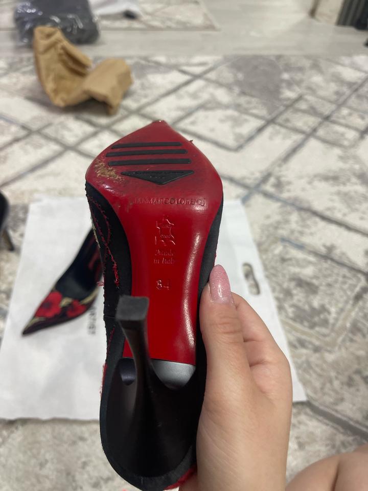 Туфли с вышивкой