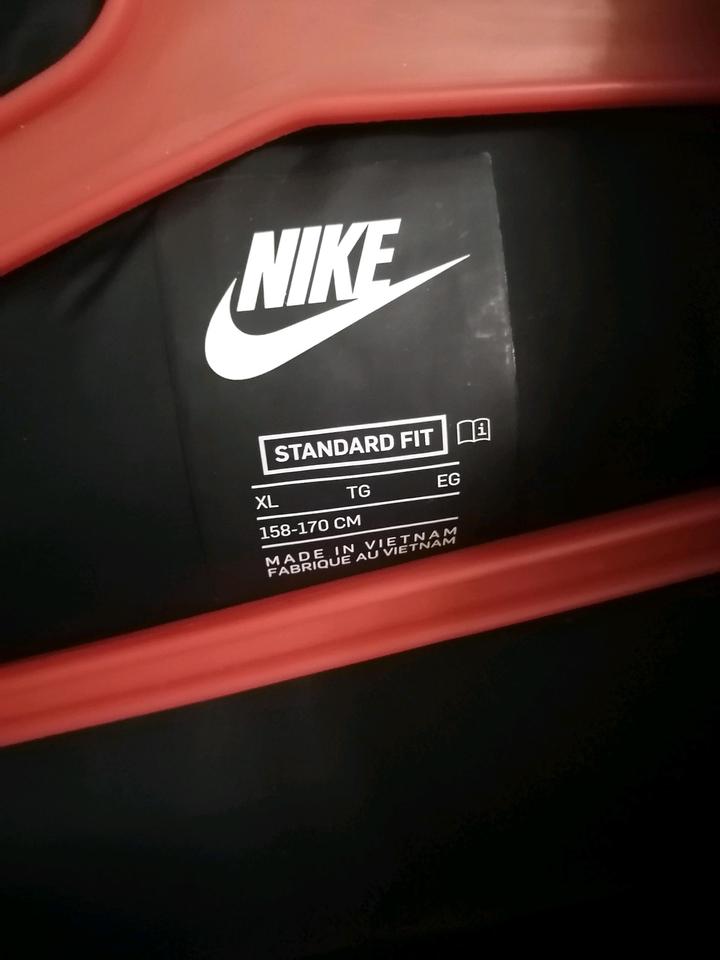Демисезонная куртка Nike