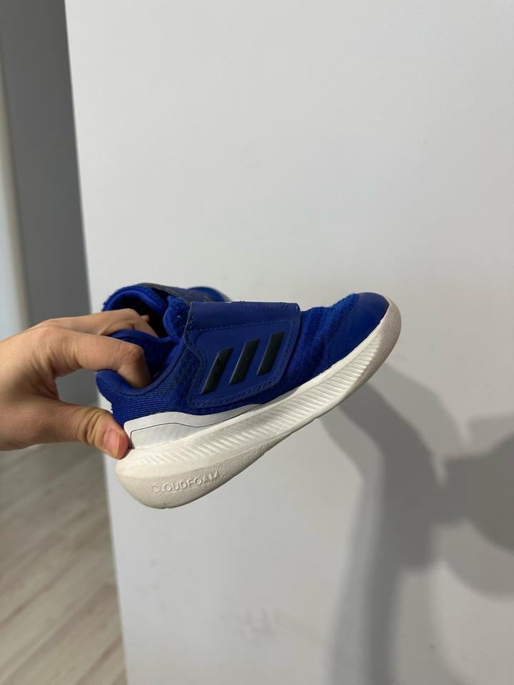 Детские кроссовки Адидас