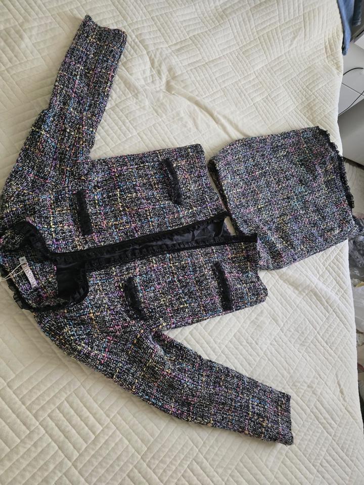 Костюм твидовый новый