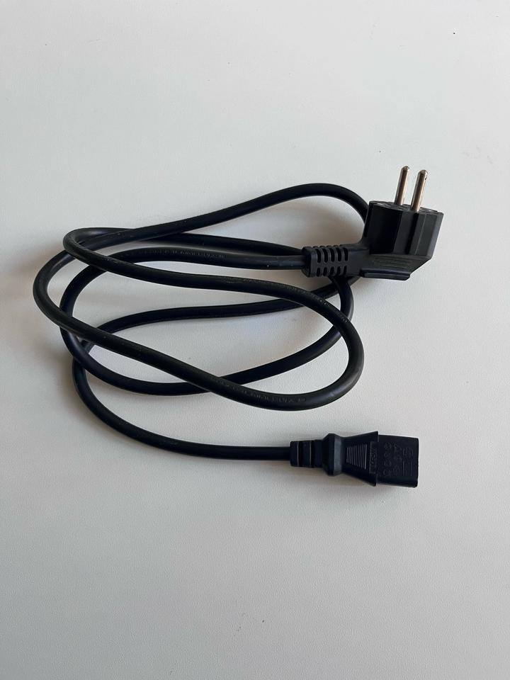 Трехпроводные кабели с разьемом IEC-C13 на 10 А