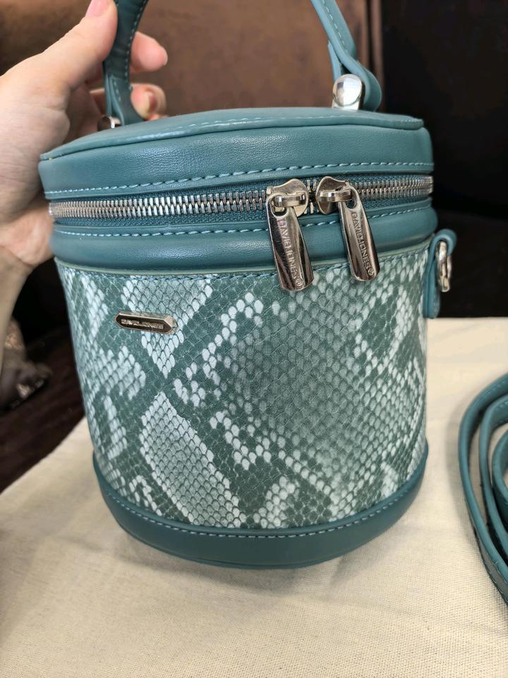 Сумка бочонок David Jones