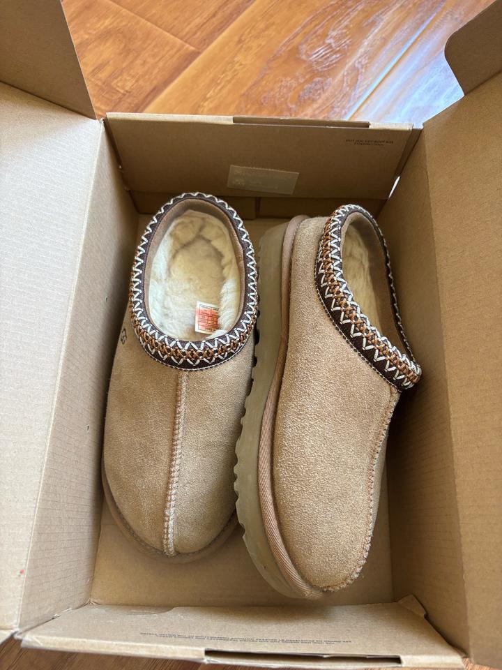 UGG