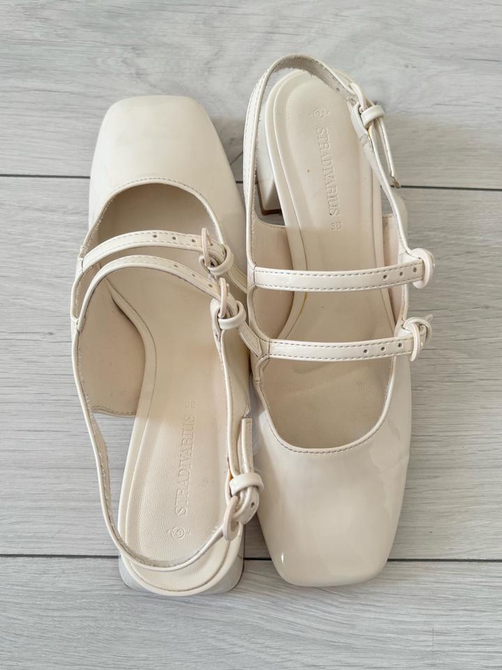 Босоножки Stradivarius