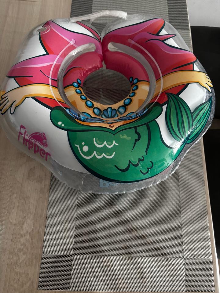 Развивающий коврик и круг на шею для купания