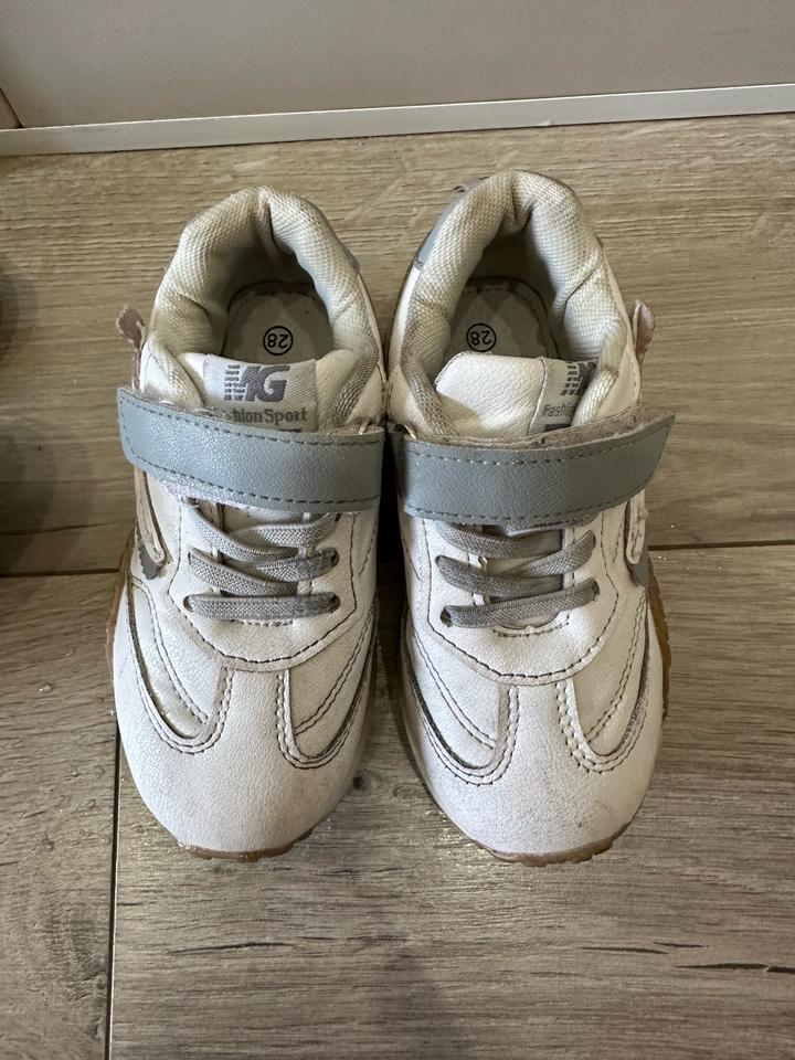 2 пары кроссовки 28