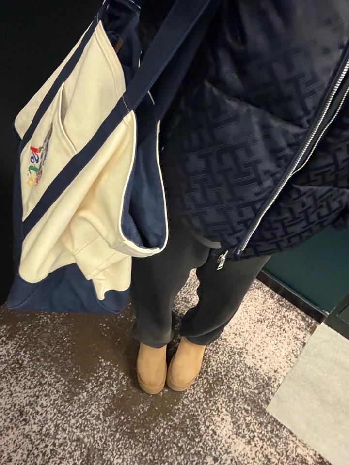 Куртка зимняя : Tommy Hilfiger