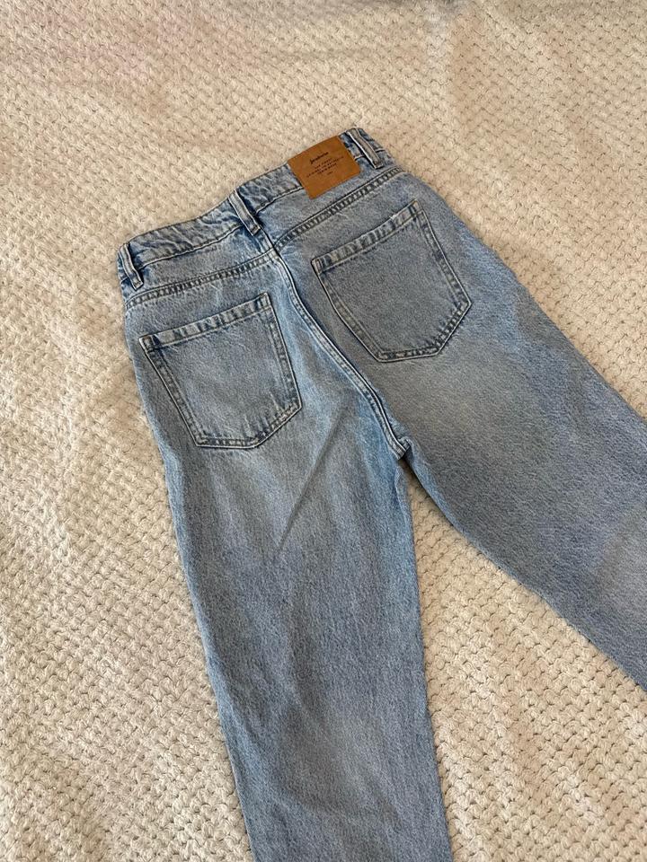 Джинсы Stradivarius