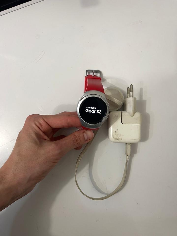 Часы Samsung Gear S2