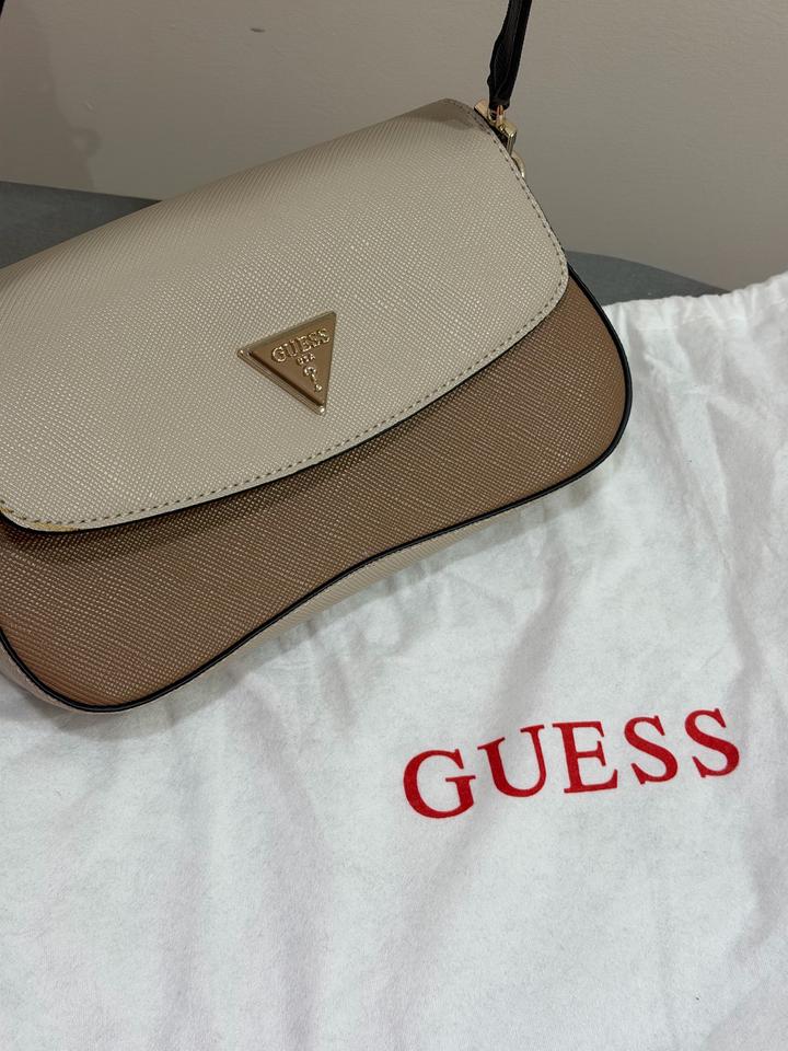 Сумка Guess
