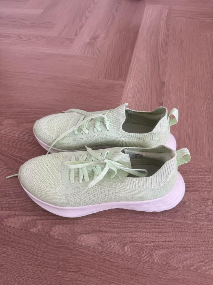 Кроссовки для спорта