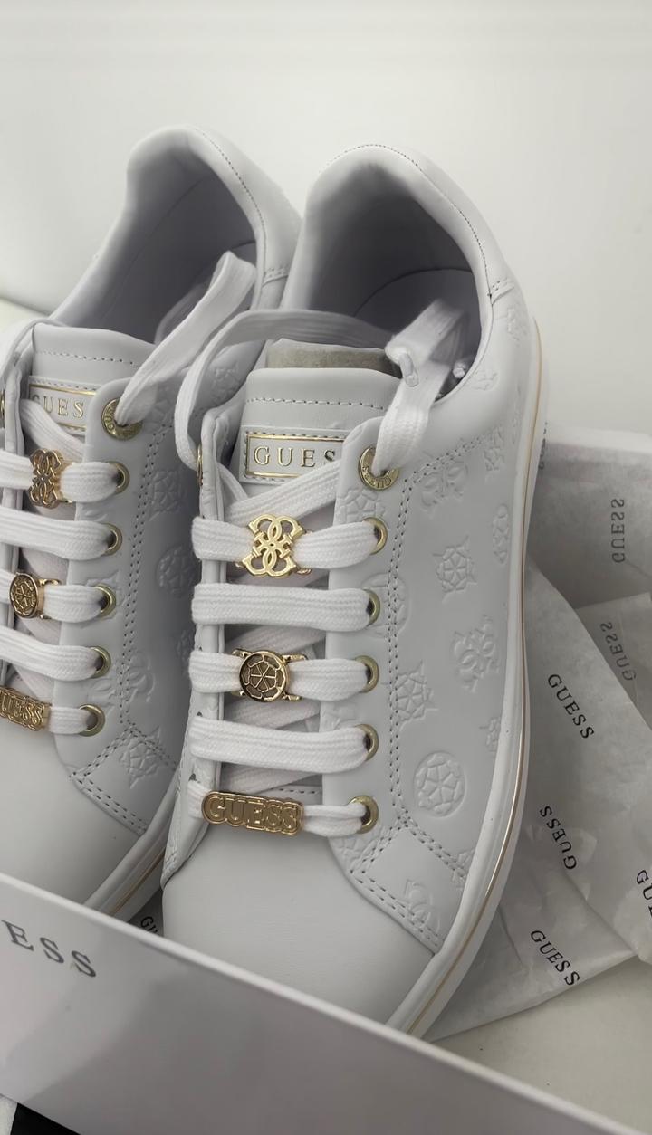 Белые кеды guess