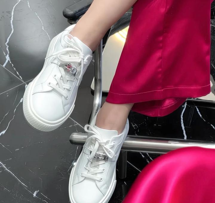 Hermes крассовки