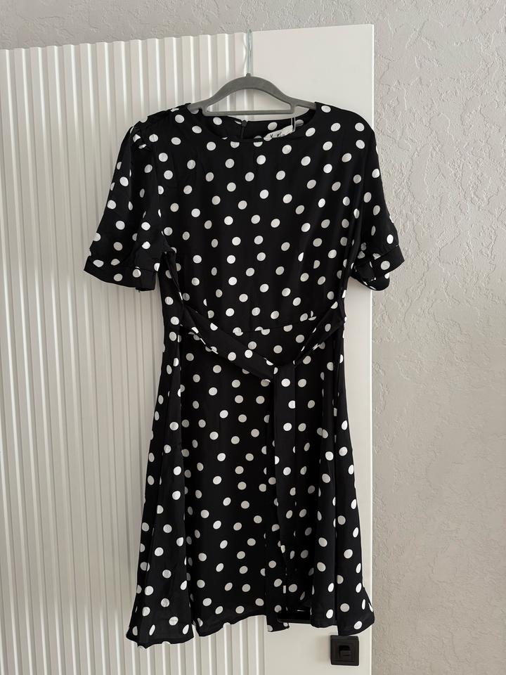 Платье в горошек