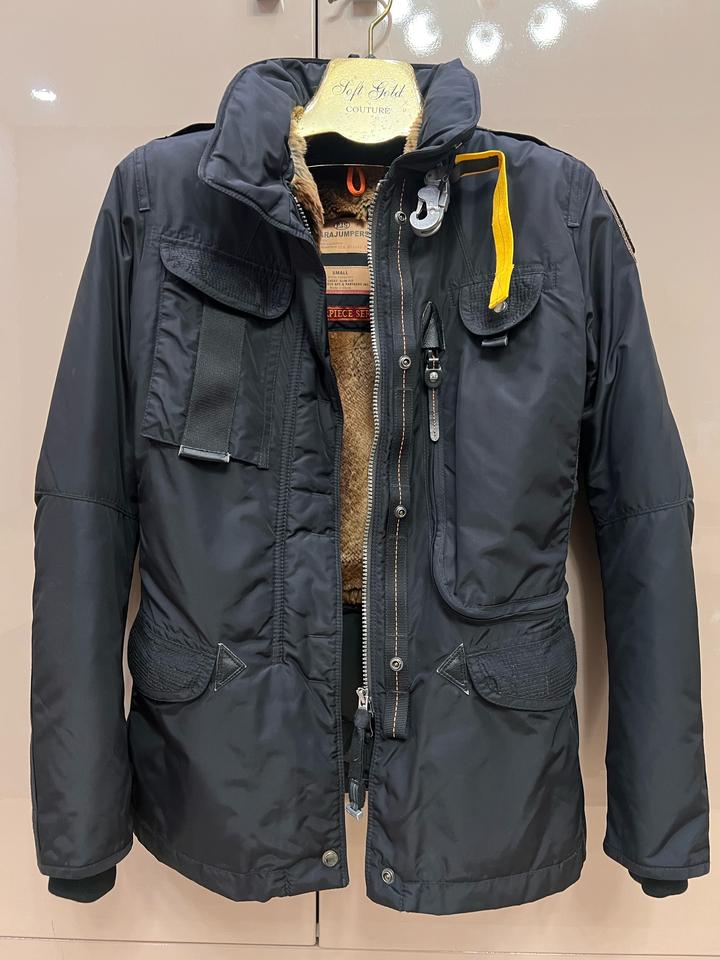 Куртка зимняя женская черная Parajumpers