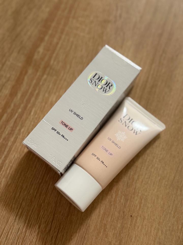 🌸 Dior Snow UV Shield Tone Up SPF 50+ PA+++ батч код имеется на фото , Оригинал