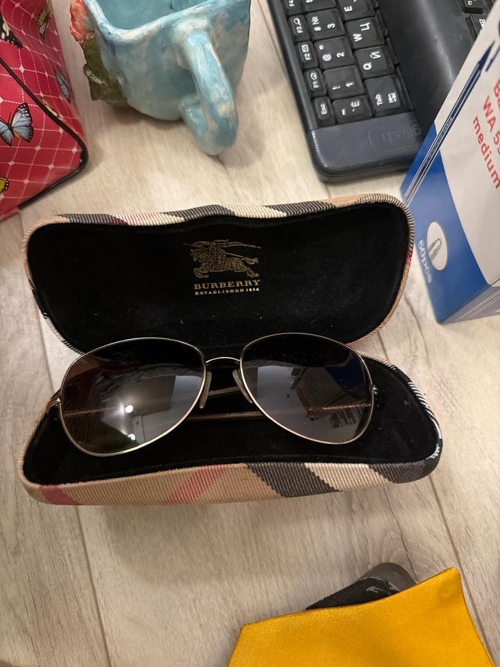 Очки Burberry