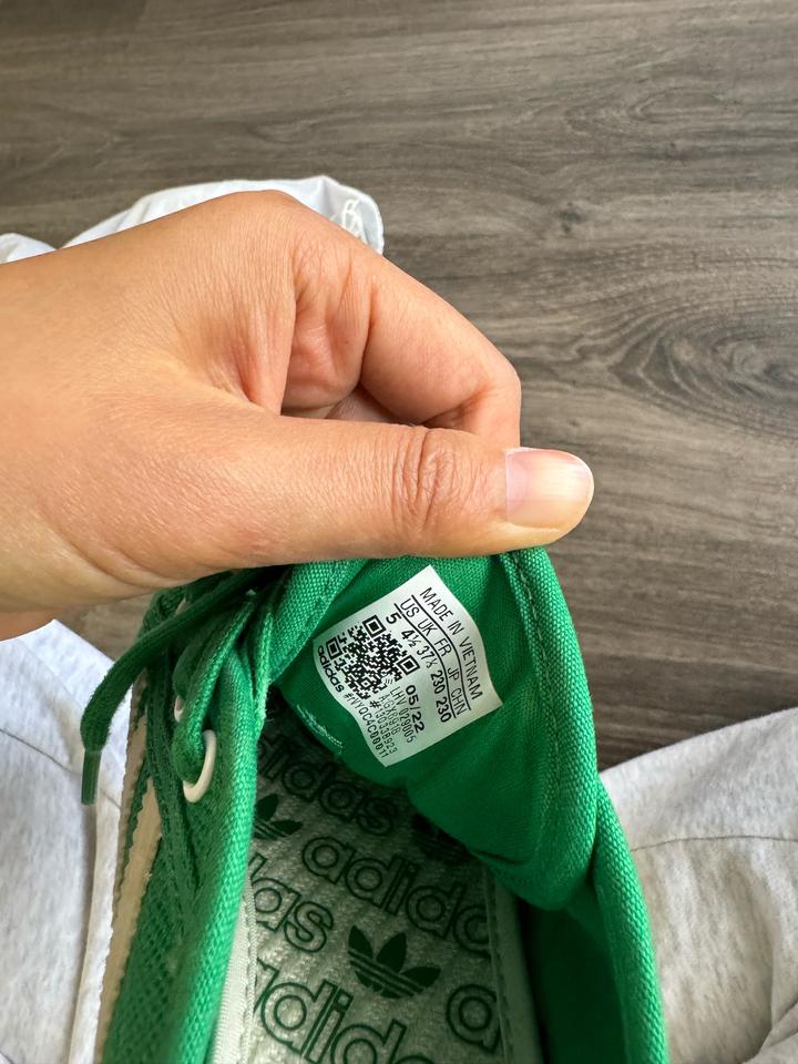 Кроссовки adidas