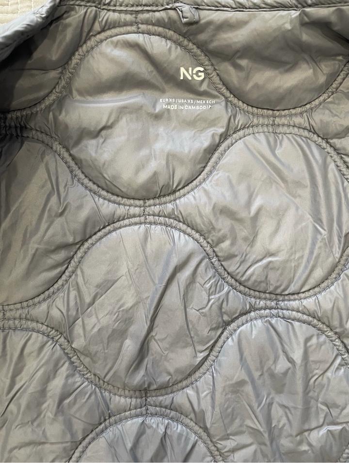 Легкая курточка / ветровка mango в идеальном состоянии