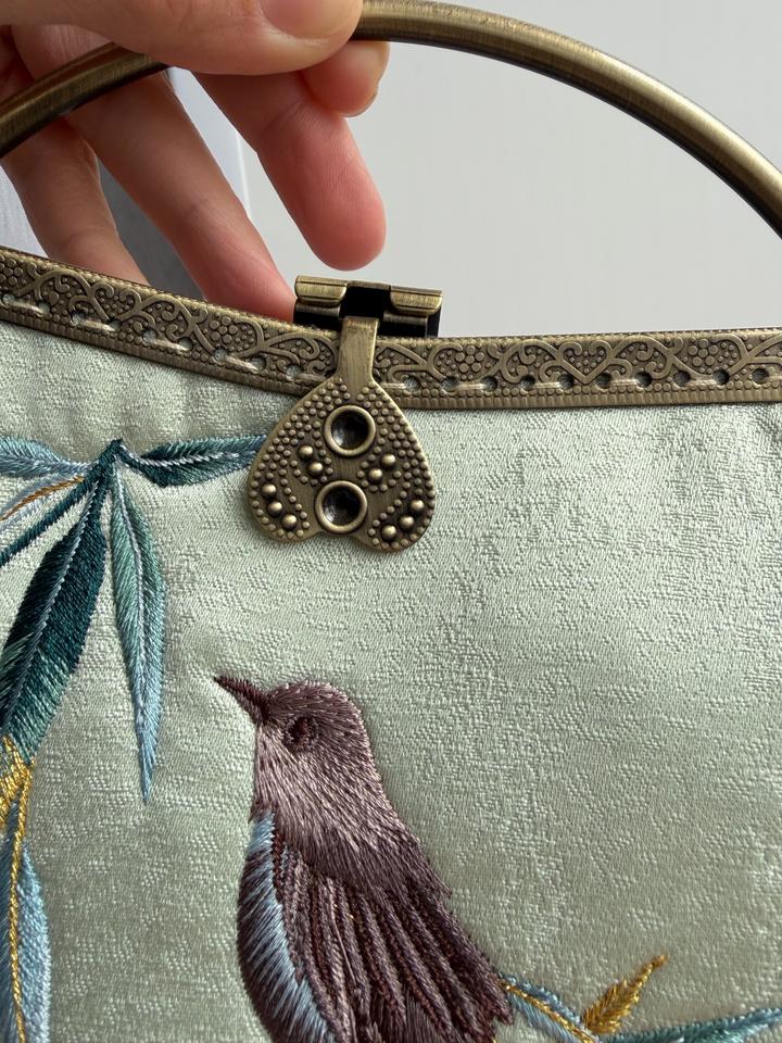 Шелковая сумка